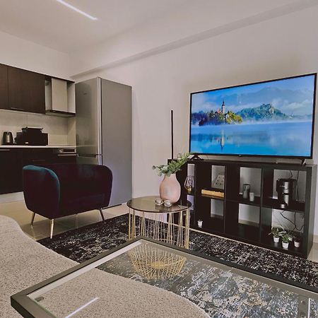 Stay Cosmo City Suites Nikosia Bagian luar foto