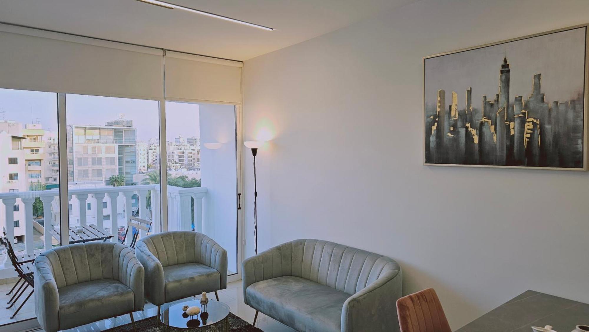 Stay Cosmo City Suites Nikosia Bagian luar foto