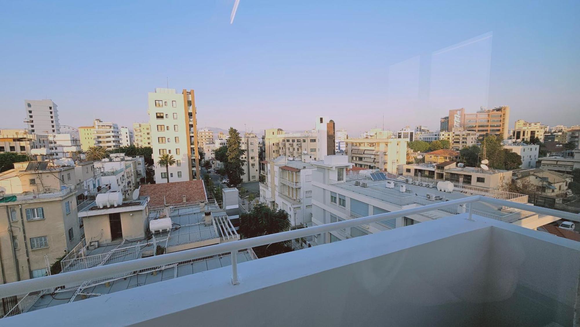 Stay Cosmo City Suites Nikosia Bagian luar foto