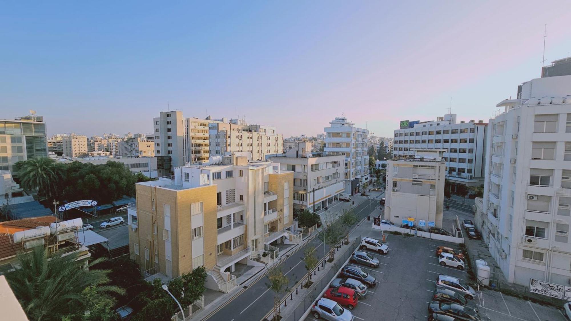 Stay Cosmo City Suites Nikosia Bagian luar foto