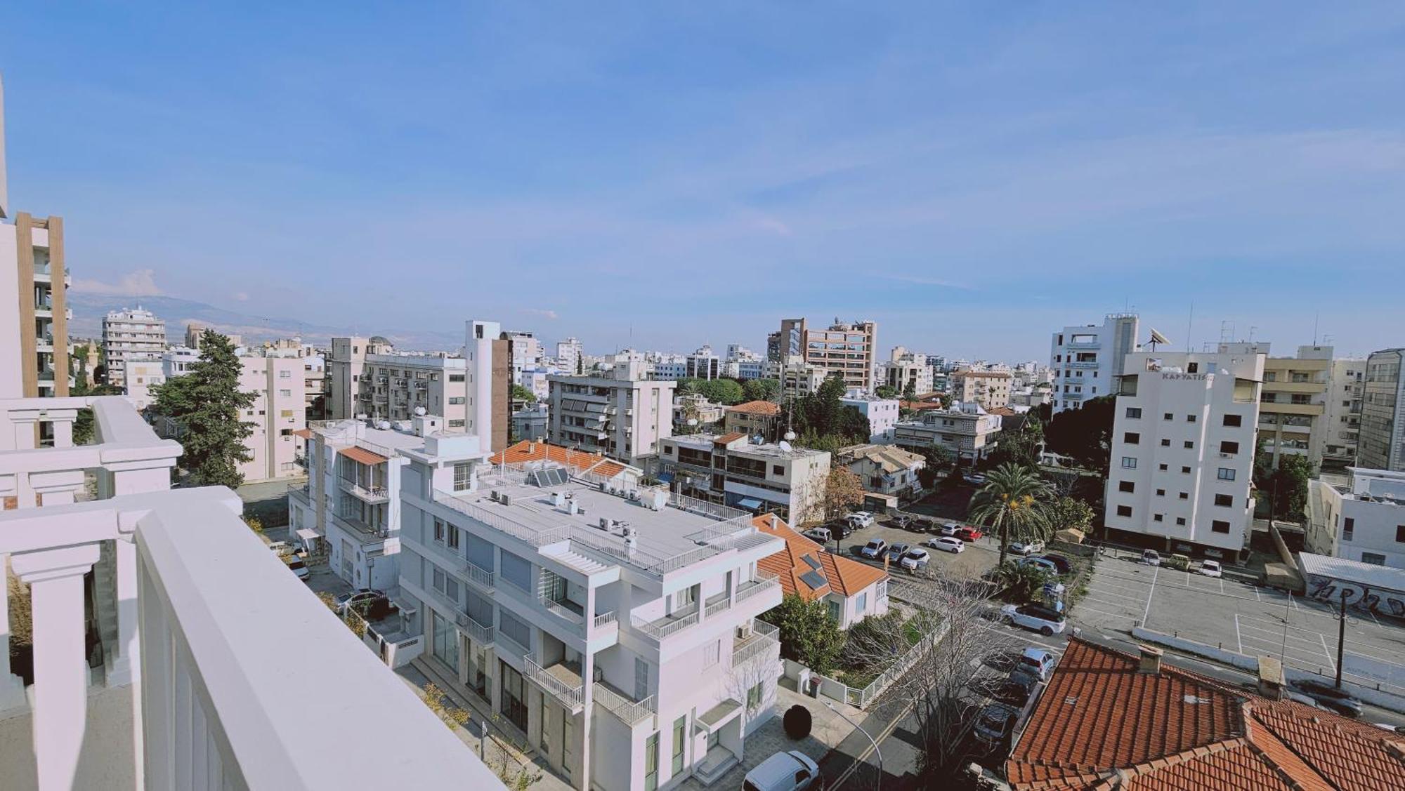 Stay Cosmo City Suites Nikosia Bagian luar foto